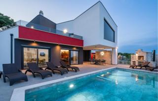 Awesome Home In Krnica - 4