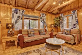 Beartop Lodge Cozy Rustic Cabin Fire Pit - 3