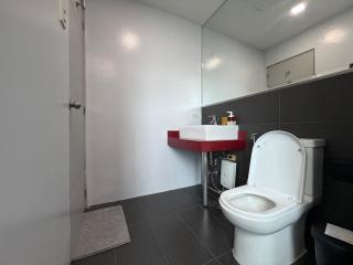 2BR with King & Queen Bed and Highspeed Wifi near Shangri-La BGC - 4