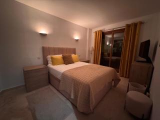 Spacious ground floor apartment - 8