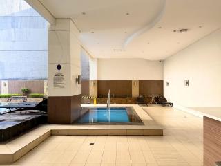 2BR with King & Queen Bed and Highspeed Wifi near Shangri-La BGC - 9