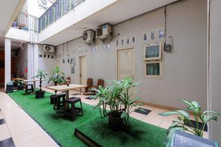 RedDoorz Syariah near Grand Kota Bintang - Bekasi - 8