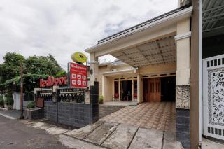 RedDoorz Syariah near Grand Kota Bintang - Bekasi - 6