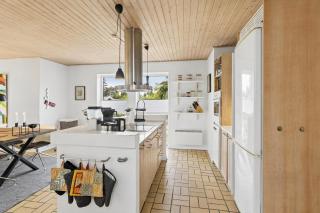 Modern Holiday Home In Prime Marielyst Location - 6