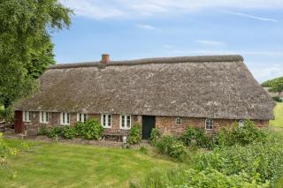 Peace And Nature In A Historic Holiday Home - 0