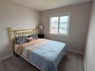 Bright Park view 3 Bedroom House For Family Rent - 5