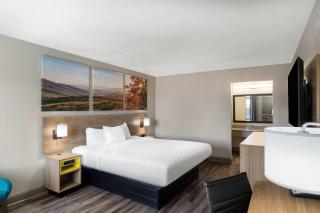 Days Inn by Wyndham Greeneville - 2