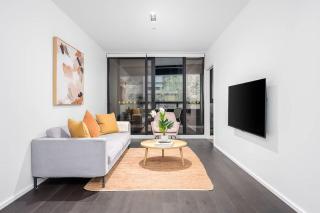 LaneStay - 2BR Refined Living Pool & Gym & Parking - 6