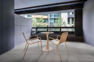 LaneStay - 2BR Refined Living Pool & Gym & Parking - 4