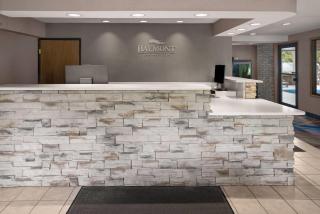 Baymont by Wyndham Logan - 7