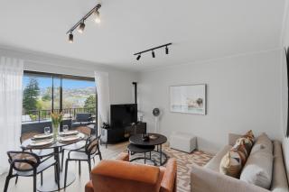 Stylish Knysna Apartment with Rooftop Pool & Braai - 3