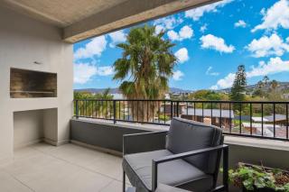 Stylish Knysna Apartment with Rooftop Pool & Braai - 5