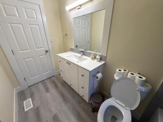30 Min to BC Place - Surrey Central Guest House - Free Parking - 7