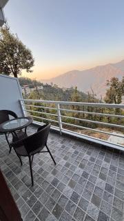 Hotel Grand Vista Retreat- A Luxury and Beautiful Mountain View Hotel in Mussoorie By lilly - 7