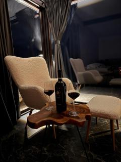 Black Chalet - 6