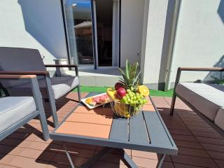 Luxury Mint Garden Apartment - 7