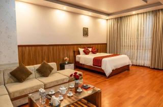 Balcony Superior King - Châu Giang Hotel -  - 8
