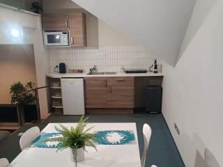 57 6BR Perth Highgate Stay Near HBF Gated Parking - 8