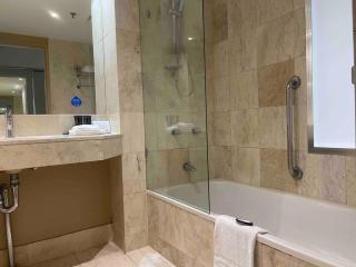 Spectacular Ocean Views Central Surfers Paradise - 4