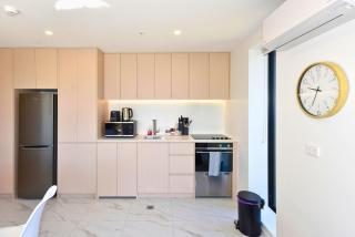 Freshly Styled 1BR Apartment near Te Kaha Stadium - 1