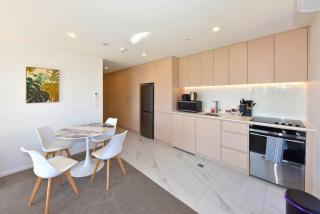 Freshly Styled 1BR Apartment near Te Kaha Stadium - 1