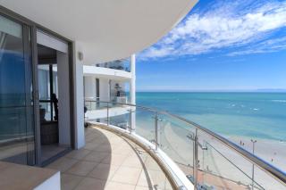 Modern Oceanview Apartment HIbernian Towers - 3