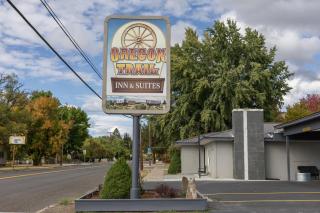 Oregon Trail Inn and Suites - 3