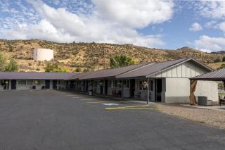 Oregon Trail Inn and Suites - 5