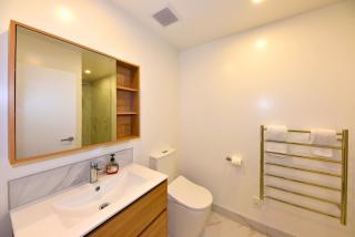 Manchester St Modern 1BR Apartment wtih Balcony - 2
