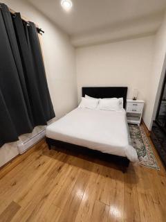 Queen Anne-Honeycomb-4 BR 1 BA-Mid-Level - 4