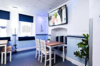 Tower Family Rooms at The Wellington by Guestz - 7