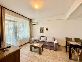 Summerlad Mamaia Beach - 6