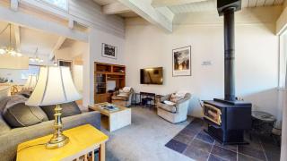 Mammoth Estates 2 Bedroom Condos Near Mammoth Village - 8