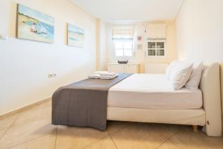 Sunset Retreat Apartment - Pool - Views - Sleeps 7 - 2
