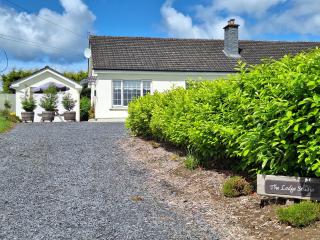 Quiet countryside studio apartment - recently renovated and amazing views - 0