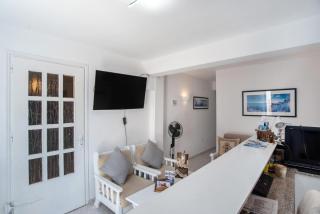 Hotel Pleasure Blackbeach Santorini - 4