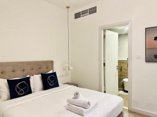 Private Pool 4BR Loft Sleeps 6 Al Raha Lofts 1 - 9
