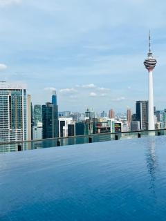 Colony Suites By Sky Pool - 2