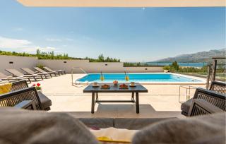 Gorgeous Home In Rovanjska - 3