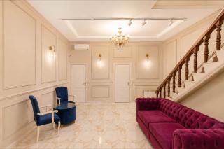 Old Money Boutique Hotel - 8