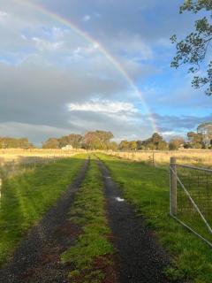 Campaspe Valley View 20 acres Farm Stay - 8