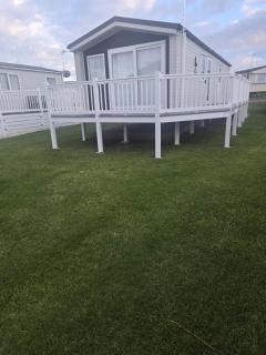 Lovely Caravan By The Beach In Pakefield, Suffolk Ref 68007Cl - 0
