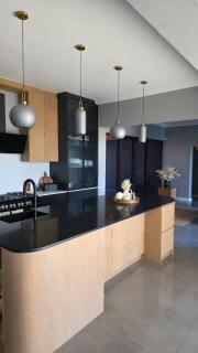 Luxurious Adult-Only Coastal Retreat in Yzerfontein - 3