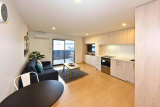 Spacious CBD 1-Bed 1-Bath - 0