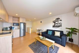 Spacious CBD 1-Bed 1-Bath - 5
