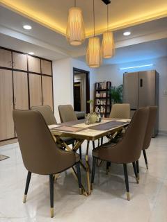 Luxe 1BHK flat in 6BHK Penthouse - 6