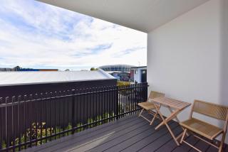 Spacious CBD 1-Bed 1-Bath - 6