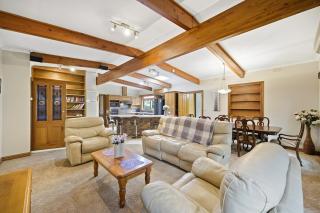 Huge 5 Bed Party House Pool, Renovated Tram, Bar - 0