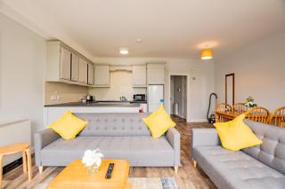 Bright 2 Bedroom Apartment in Dunaras Galway - 7