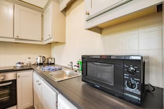 Bright 2 Bedroom Apartment in Dunaras Galway - 2